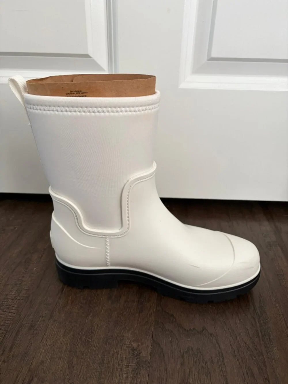 Women’s UGG White Droplet Mid Waterproof Rainboots - Picture 5 of 9